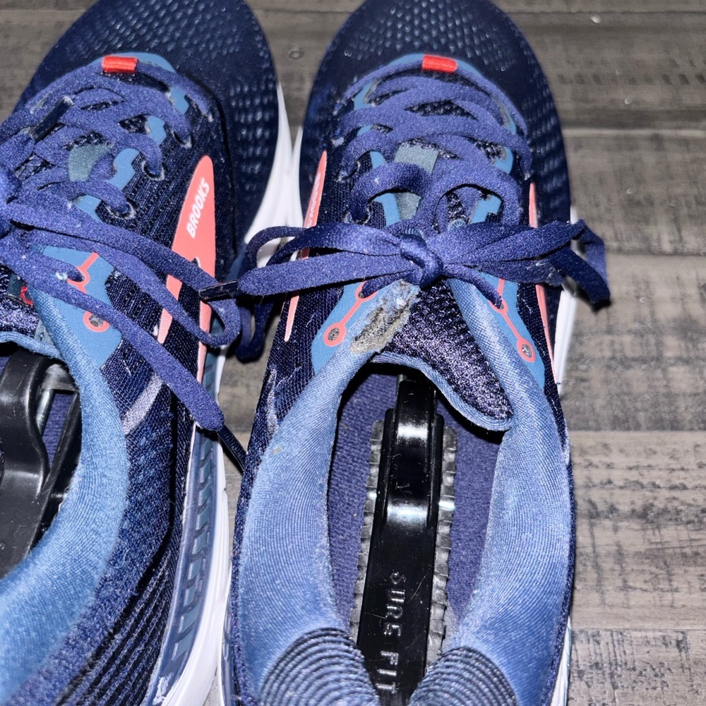 BROOKS  Beast '20 Men's SZ 12 - Picture 3 of 14